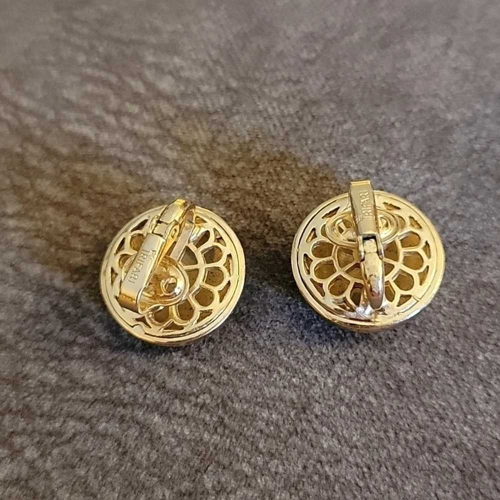 VTG TRIFARI Estate 1950s Atomic Goldtone Round Coin Textured Clip-on Earrings